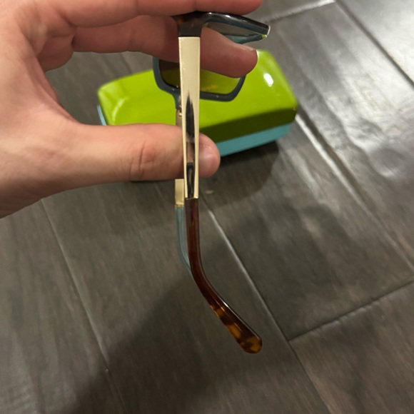 Kate Spade Brown Sunglasses with Green Case - Picture 6 of 11